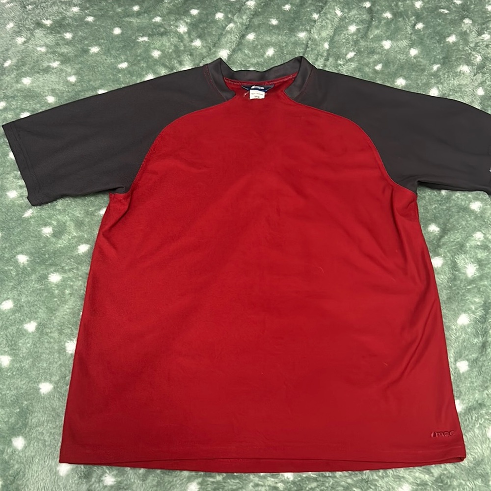 🌷2/30🌷 MEC medium 100% polyester shirt